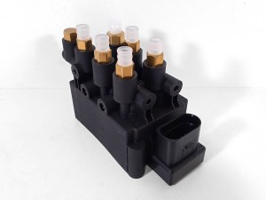 Блок клапанів пневмопідвіски BMW G11, G12 ATM 37206861882, 37206884682