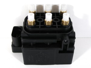 Блок клапанов пневмоподвески Bentley Continental GT