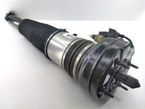 Пневмостойка амортизатор задньої підвіски Audi A8 (D4 4H) 4h0616001ak, 4H6616001G, 4h0616001aj, 4H0616001AH, 4H0616001AC, 4H0616001AD, 4H0616001AB, 4H0616001C, 4H0616001N, 4H0616001M, 4h6616001f, 4h0616001j, 4H0616002J, 4H0616002AK, 4H6616002G, 4H0616002A