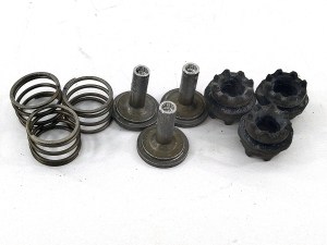 Крепление компрессора пневмоподвески AUDI A6 Allroad C7 виброопоры 4H0698505