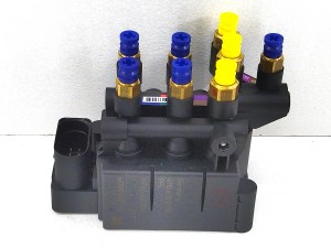 Блок клапанів пневмопідвіски AUDI Q7 4m 4M0616013A, 4M0616013B, 4M0616013