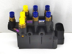 Блок клапанов пневмоподвески AUDI Q7 4M 4M0616013A, 4M0616013B, 4M0616013