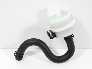 Приточний патрубок з фільтром компресора пневмопідвіски AUDI Q7 4m 4M0698030