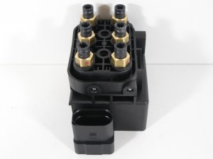 Блок клапанов пневмоподвески Dodge Ram 1500 68204398AA