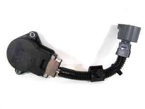 Актуатор амортизатор передней подвески Toyota Prado 120 Toyota