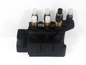 Блок клапанов пневмоподвески Porsche Taycan  971616056B, 971616056A, 971616013C, 971616056