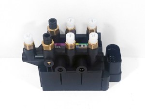 Блок клапанов пневмоподвески Porsche Taycan  971616056B, 971616056A, 971616013C, 971616056