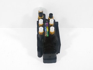 Блок клапанов пневмоподвески Porsche Taycan  971616056B, 971616056A, 971616013C, 971616056