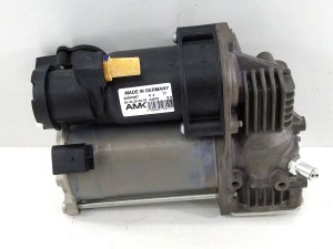 Компрессор пневмоподвески Land Rover Range Rover Sport L494 AMK