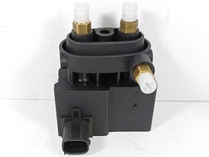 Оригинальный блок клапанов пневмоподвески Mercedes V-class W639 Vito, Viano A6393280030, 6393280030