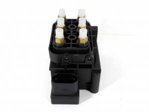 Блок клапанов пневмоподвески Audi AllRoad A6 (C5) ATM