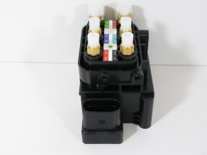 Блок клапанів пневмопідвіски Mercedes GL X166) ATM