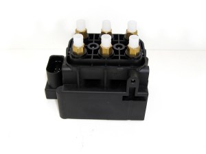 Блок клапанов пневмоподвески VolksWagen Phaeton ATM