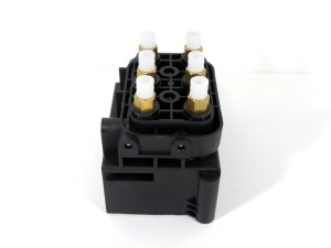 Блок клапанов пневмоподвески VolksWagen Phaeton ATM