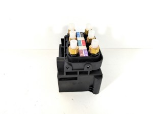 Блок клапанов пневмоподвески Audi A8 (D4, 4H) ATM