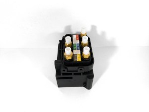 Блок клапанів пневмопідвіски Mercedes S-class (W222) ATM