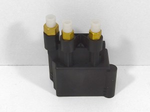 Блок клапанів пневмопідвіски Mercedes E-class (W212) ATM