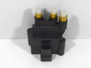 Блок клапанов пневмоподвески Mercedes R-class (W251) ATM