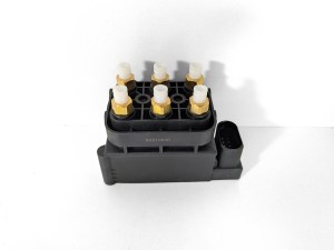 Блок клапанов пневмоподвески Dodge Ram 1500 68204398AA