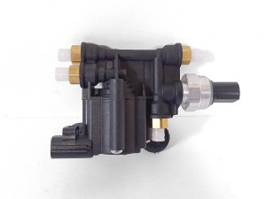 Блок клапанов пневмоподвески Land Rover Range Rover Vogue L322 ATM