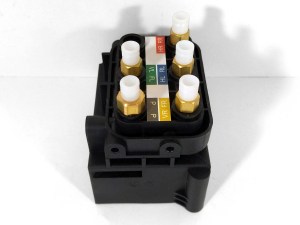 Блок клапанов пневмоподвески Mercedes V-class Vito W447, W448 ATM A0993200200, 0993200200