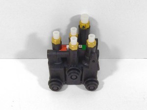 Блок клапанів пневмопідвіски Land Rover Range Rover Velar L560 ATM LR113342, LR070246, LR037082, JPLA5B710AB, CPLA5B710BC, CPLA5B710BB