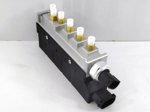 Блок клапанов пневмоподвески Mercedes S-class (W220) ATM