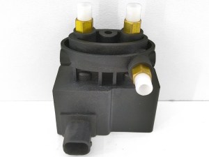 Блок клапанов пневмоподвески Mercedes V-class W639 Vito, Viano A6393280030, 6393280030