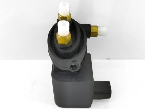 Блок клапанів пневмопідвіски Mercedes V-class W639 Vito, Viano A6393280030, 6393280030