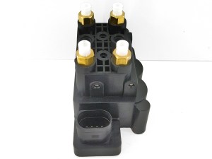 Блок клапанов пневмоподвески KIA Mohave 558202J000, D782300102, 4725535630