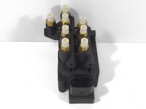 Блок клапанов пневмоподвески VolksWagen Touareg CR7 4M0616013A, 4M0616013B, 4M0616013