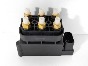 Блок клапанов пневмоподвески Volvo S90 31360723, 31429823, 15152400553, 15152400403