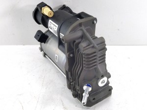 Компрессор пневмоподвески Land Rover Range Rover L322 AMK