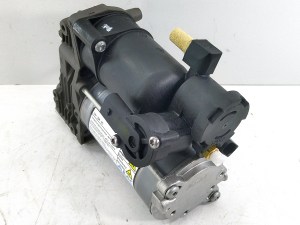 Компрессор пневмоподвески Land Rover Range Rover L322 AMK